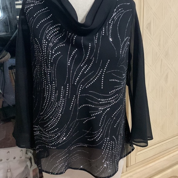 GLAMOROUS and beautiful party top - Picture 3 of 8